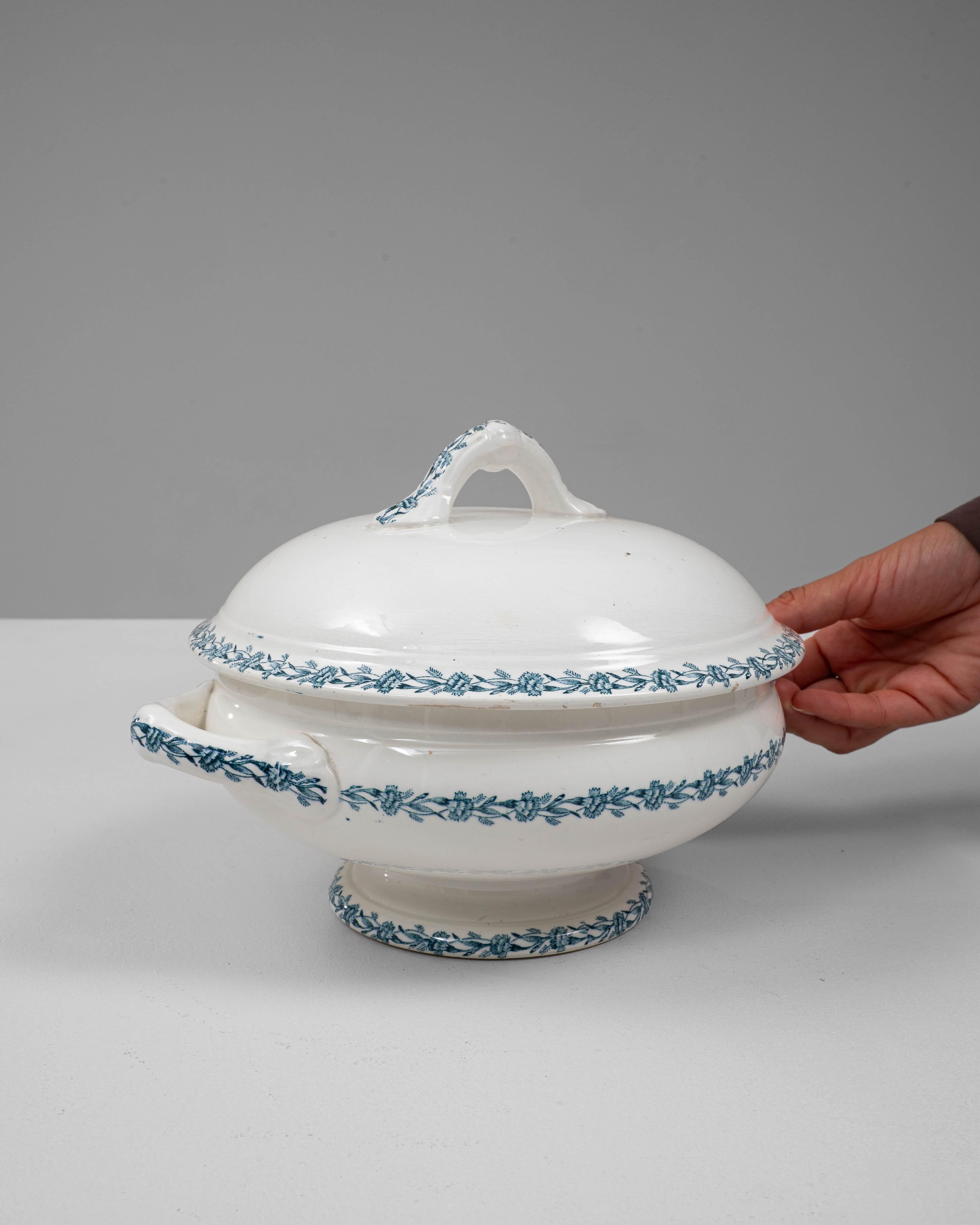 Soupière en porcelaine avec couvercle, édition spéciale belge du 20e siècle en vente 1