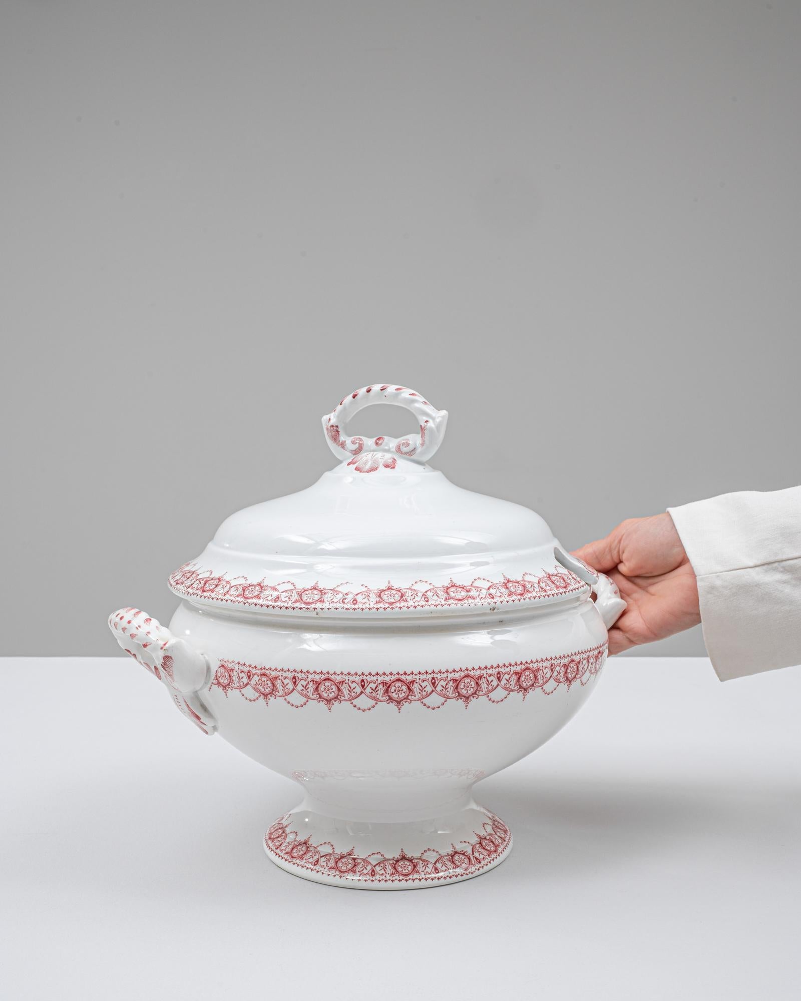 Soupière en porcelaine avec couvercle, édition spéciale belge du 20e siècle en vente 1