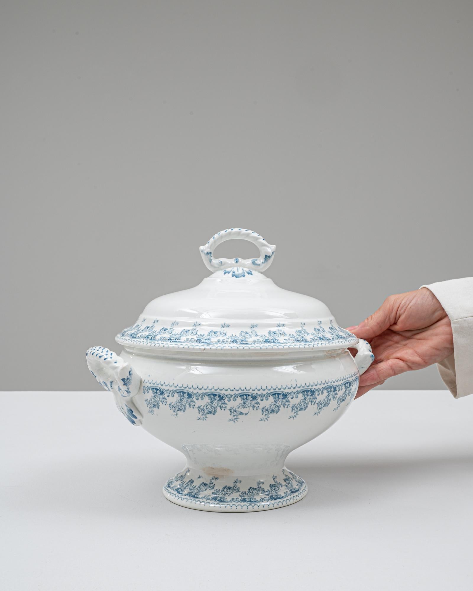 Soupière en porcelaine avec couvercle, édition spéciale belge du 20e siècle en vente 1