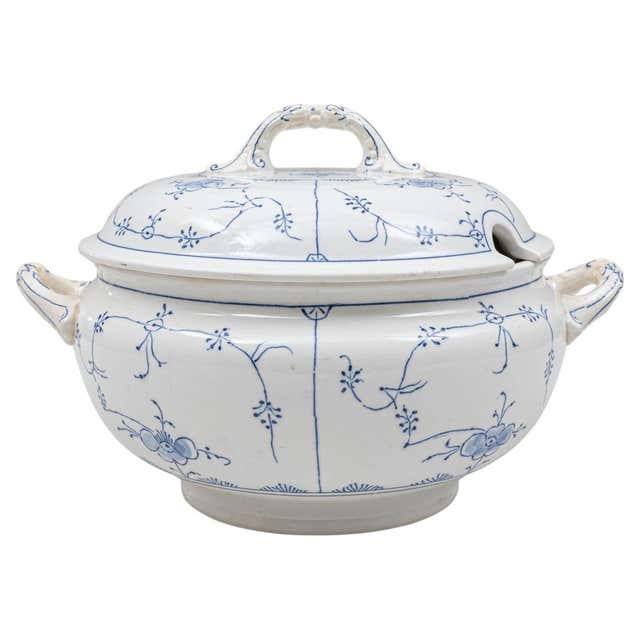 Uureen 20th Century French Special Edition Porcelain Tureen With Lid For Sale ...