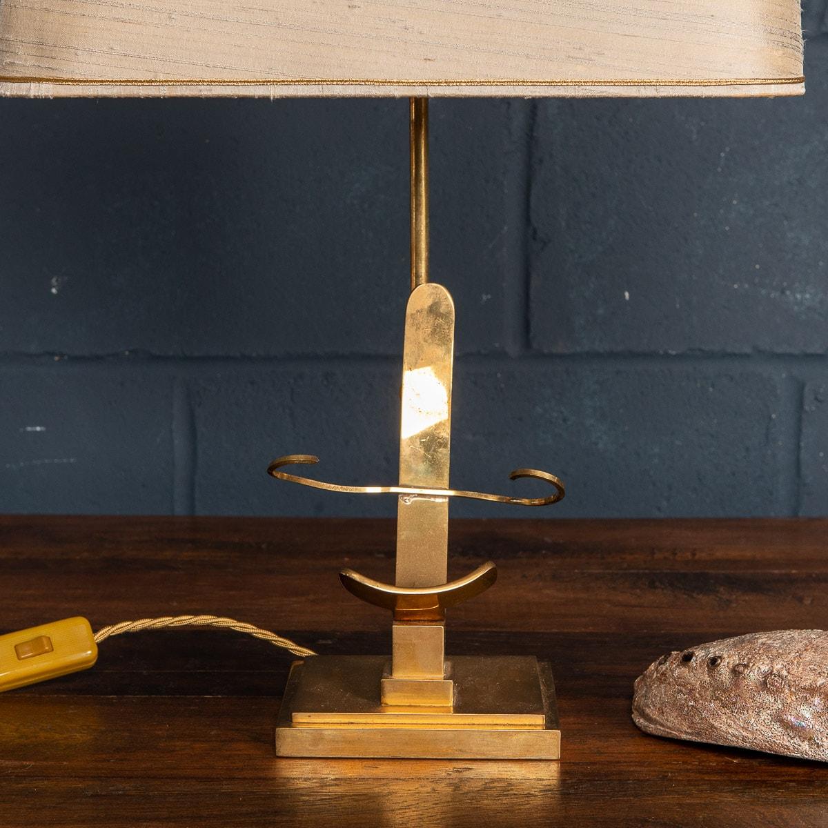 Lampe de table belge du 20e siècle par Willy Daro, c.1960 en vente 7