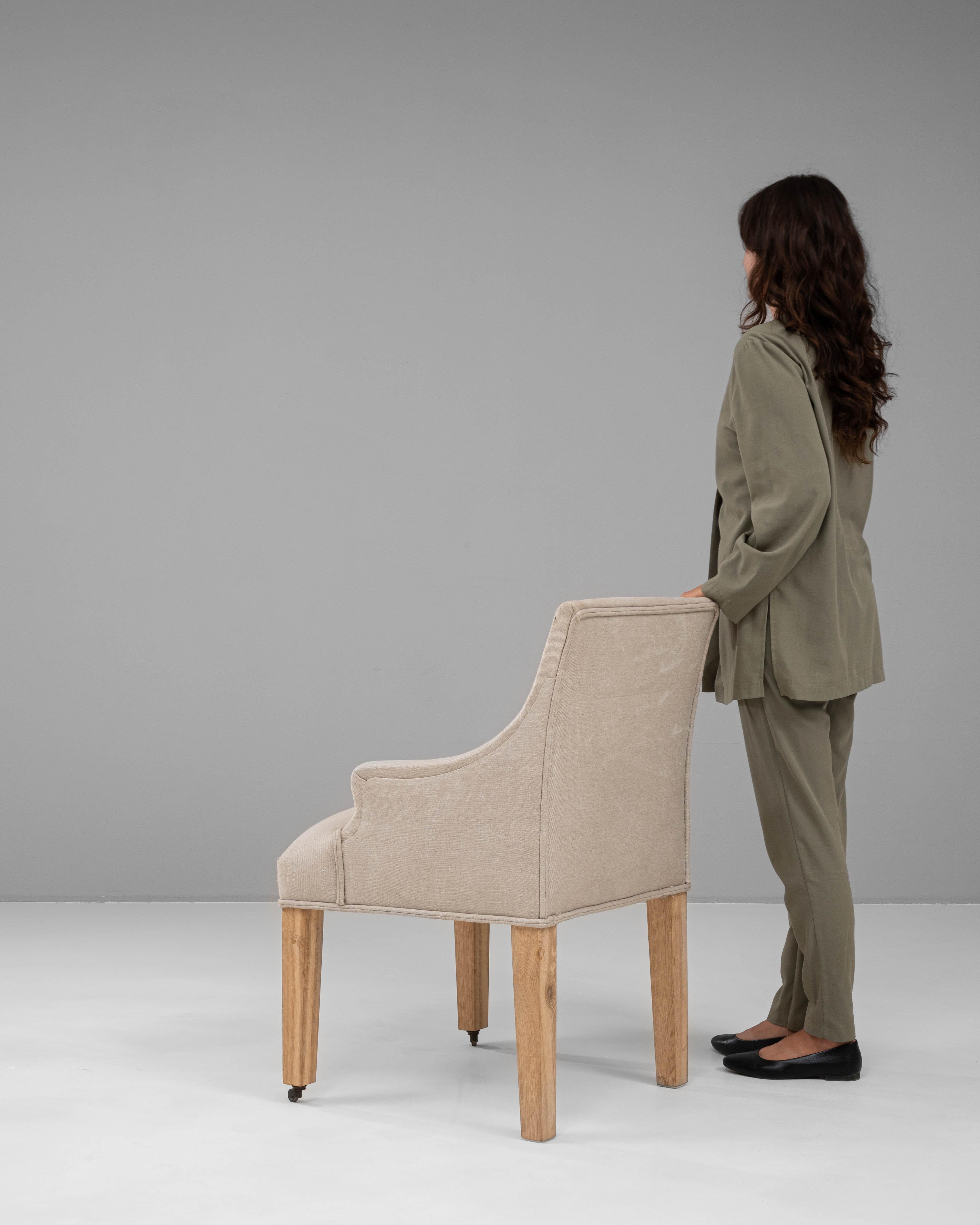 Tissu d'ameublement Fauteuil à roulettes belge du 20e siècle en vente