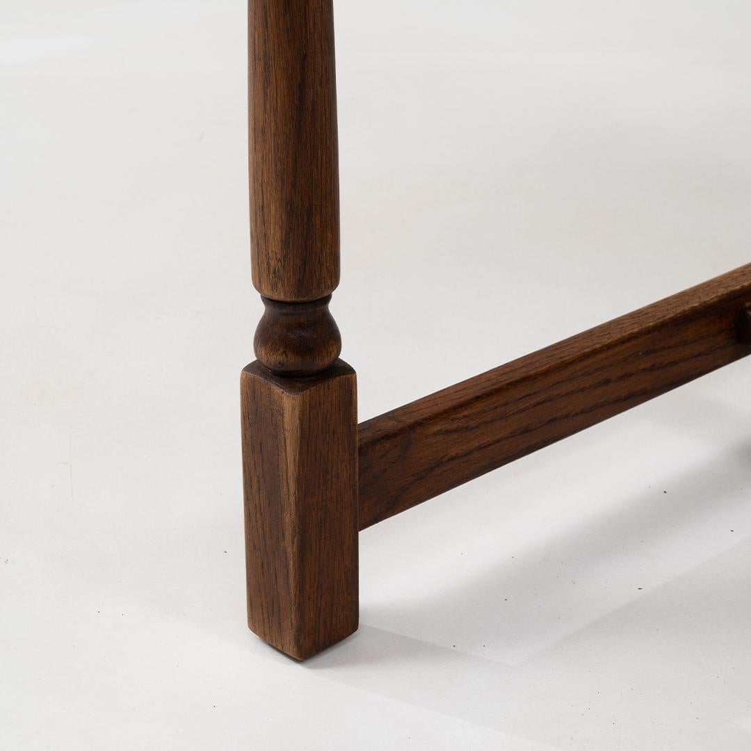 Table basse en bois belge du 20e siècle, patine d'origine en vente 4