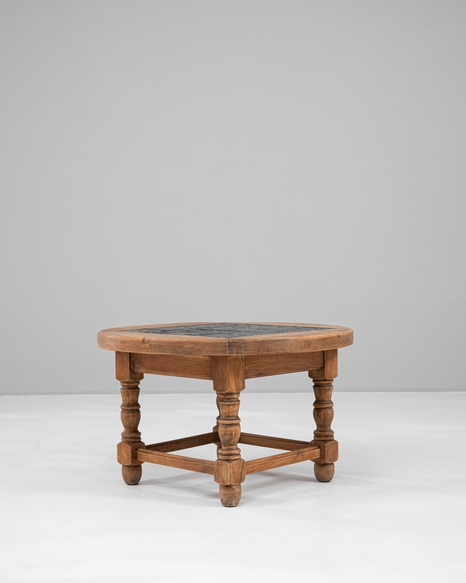 20ième siècle Table basse en bois belge du 20e siècle avec plateau en ardoise en vente