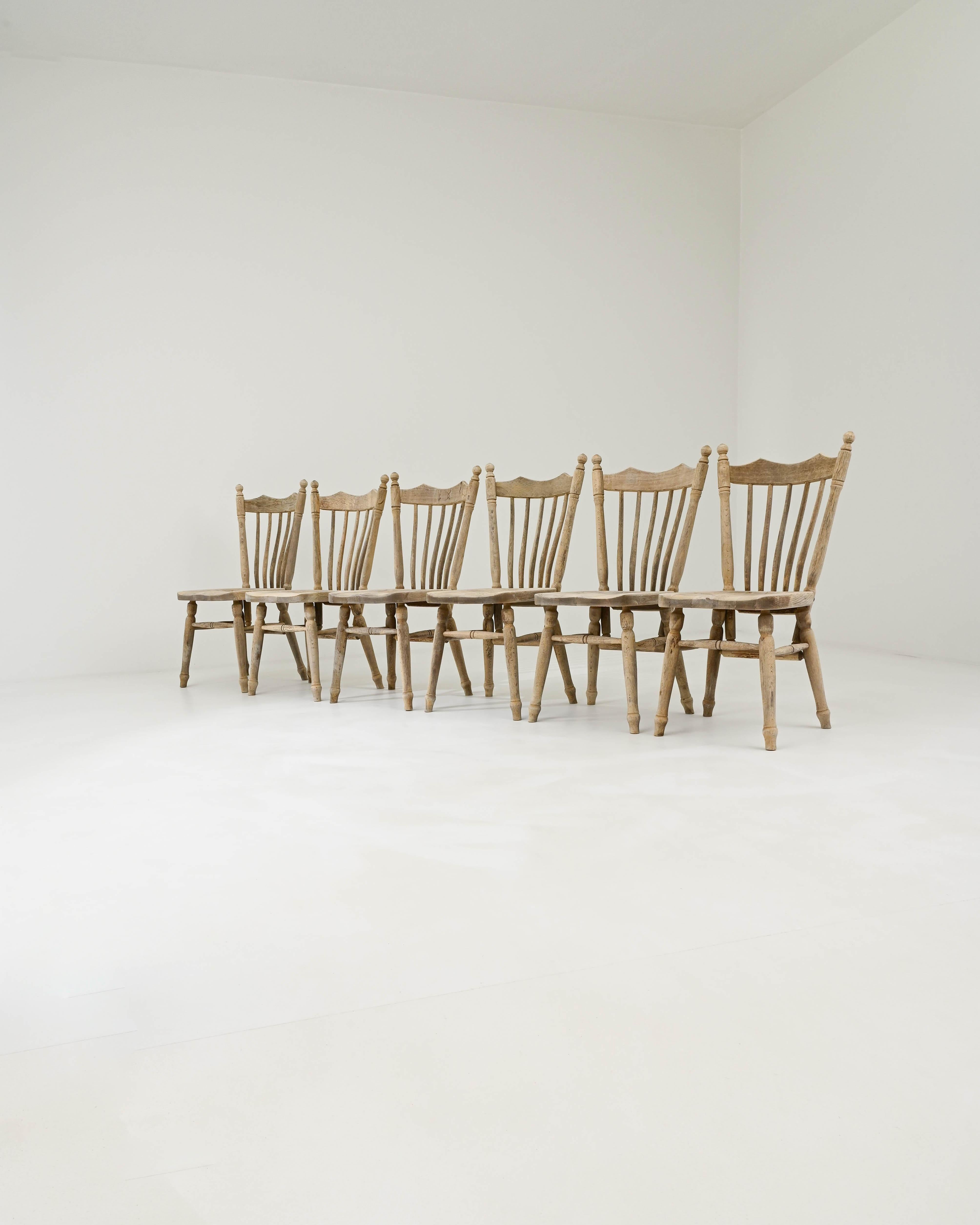 Chaises de salle à manger en bois belge du 20e siècle, ensemble de six chaises en vente 6