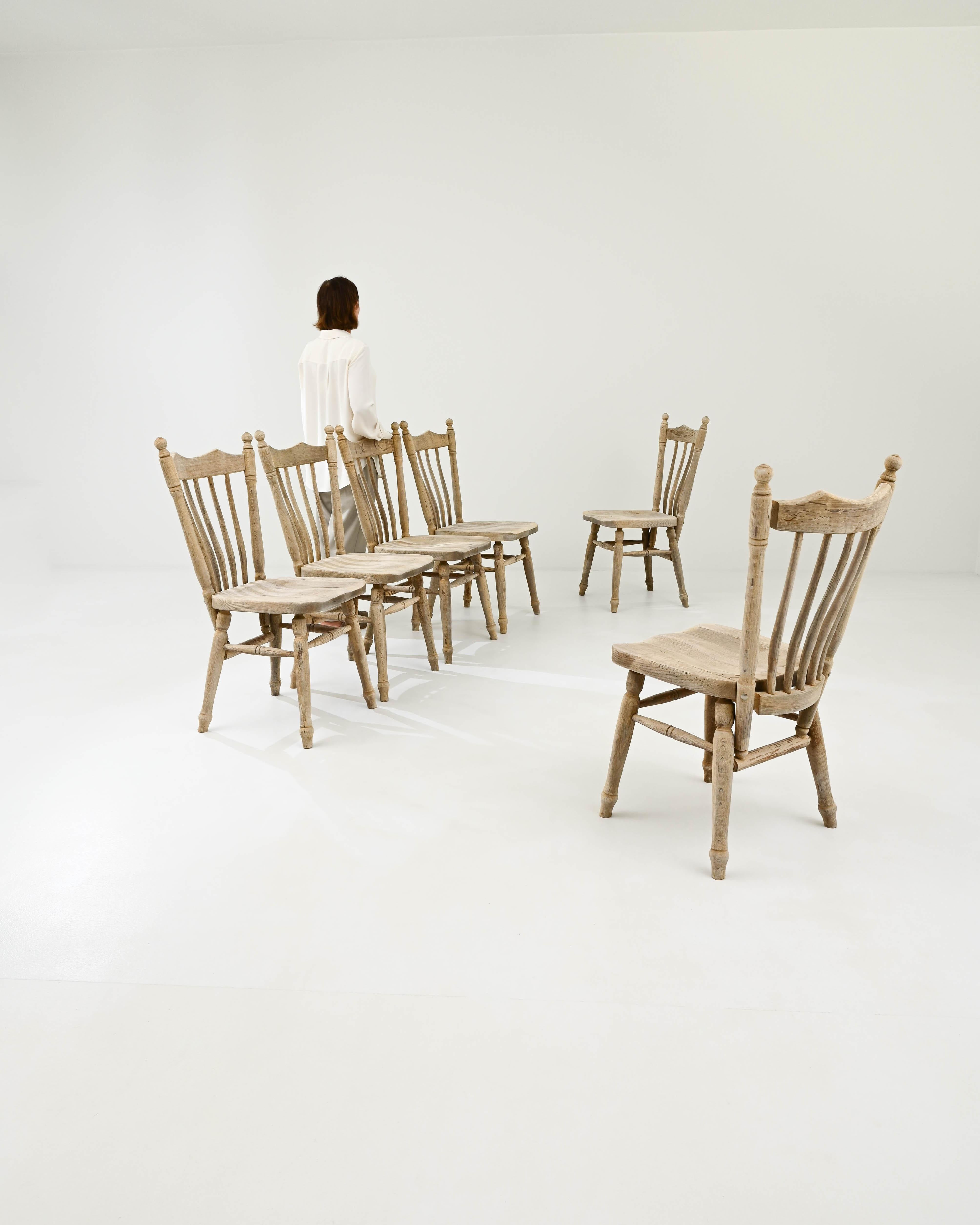 Country Chaises de salle à manger en bois belge du 20e siècle, ensemble de six chaises en vente