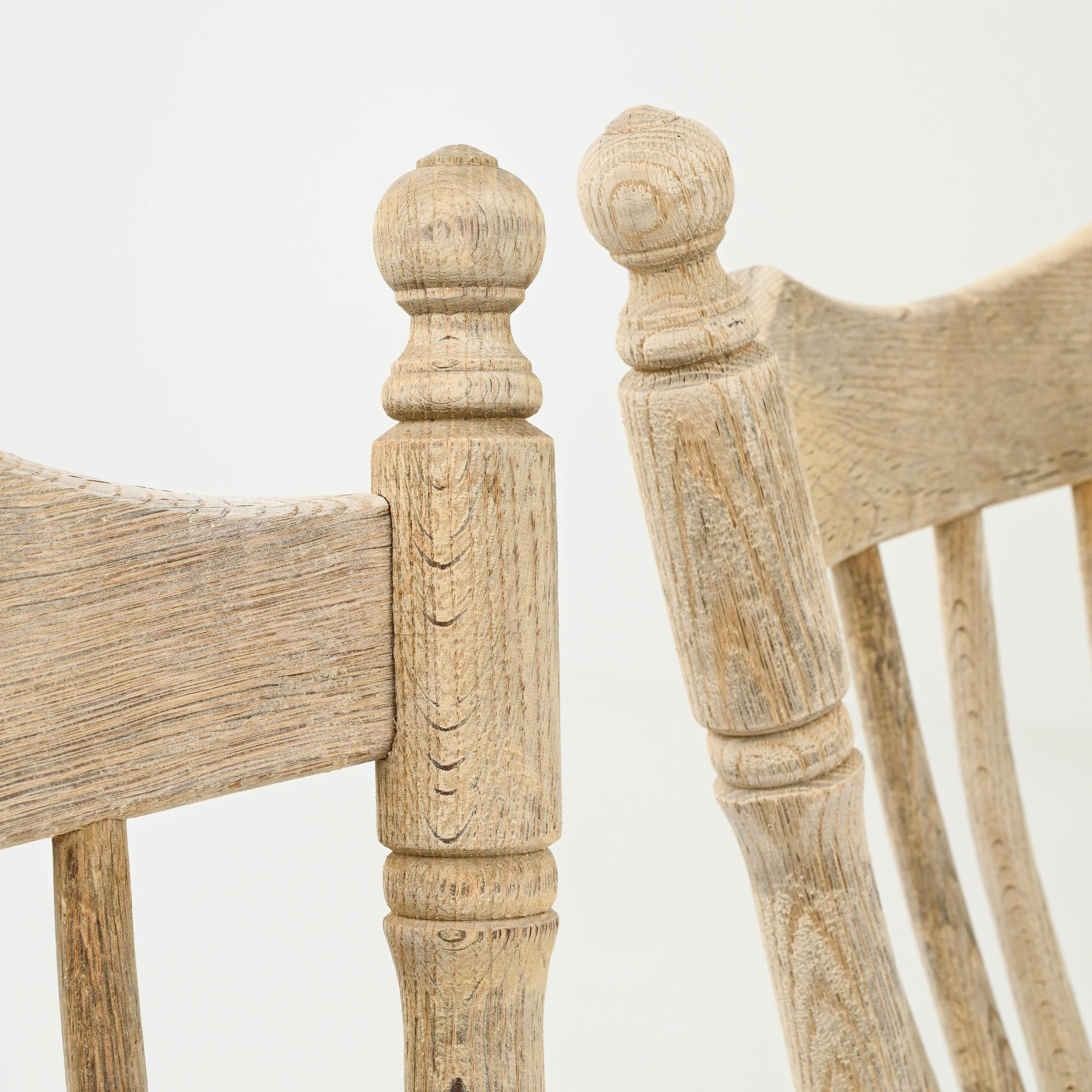 Chaises de salle à manger en bois belge du 20e siècle, ensemble de six chaises Bon état - En vente à High Point, NC