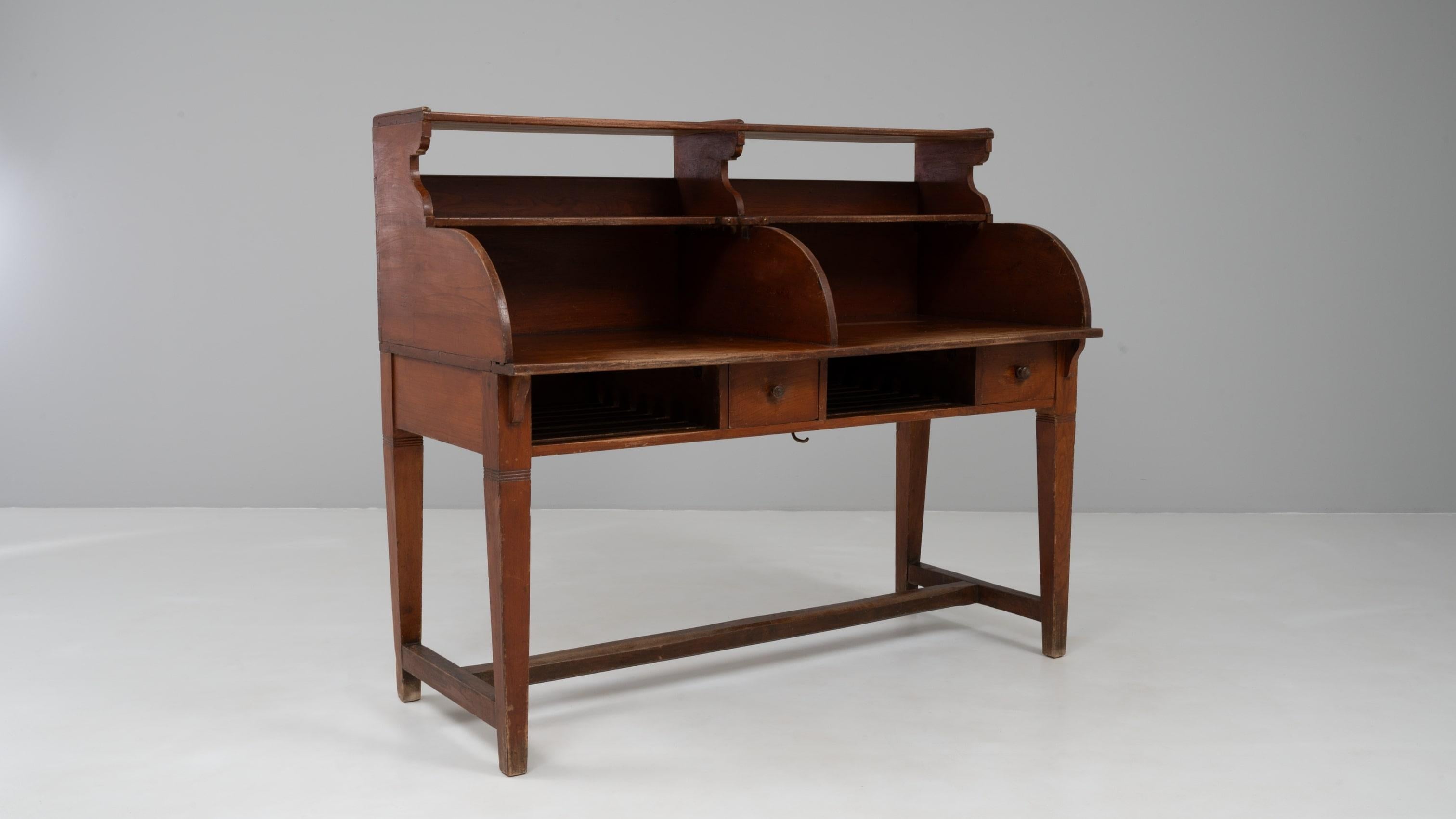 20. Jahrhundert belgischen hölzernen Sekretär Schreibtisch in Original-Patina im Angebot 5