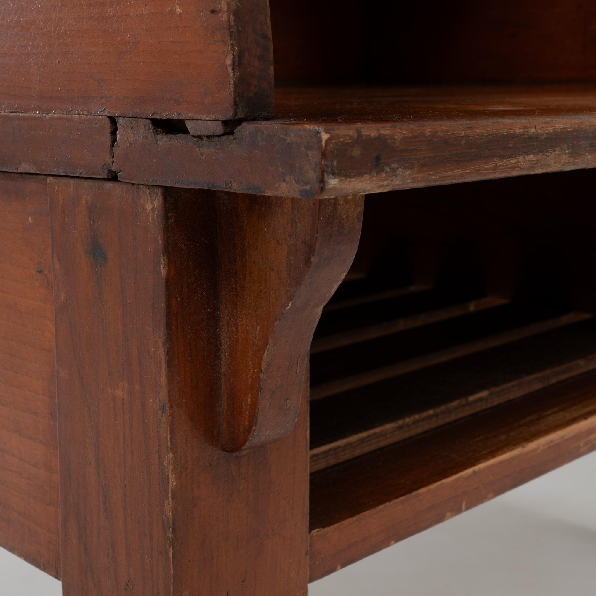 20. Jahrhundert belgischen hölzernen Sekretär Schreibtisch in Original-Patina im Angebot 9