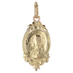20th Century Belle Epoque 18 Karat Yellow Gold Saint Therese Medal Pendant