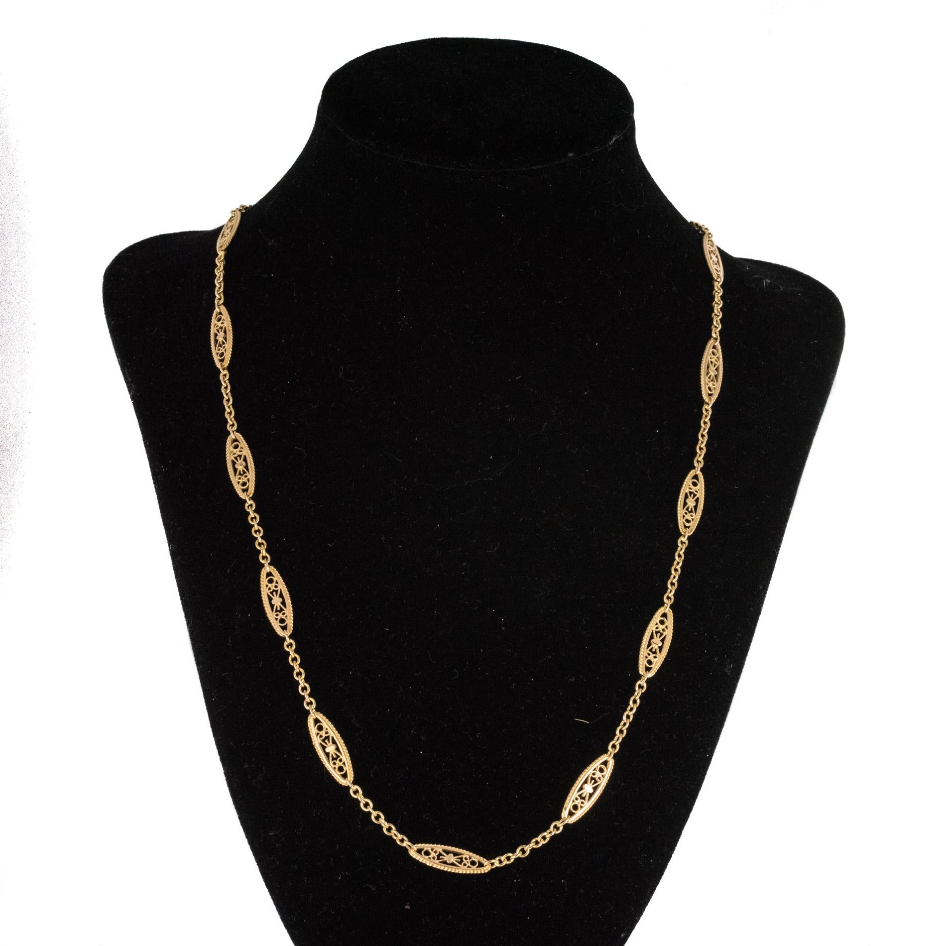 20th Century Belle Epoque Rose Gold Filigree Long Necklace In Good Condition In Poitiers, FR