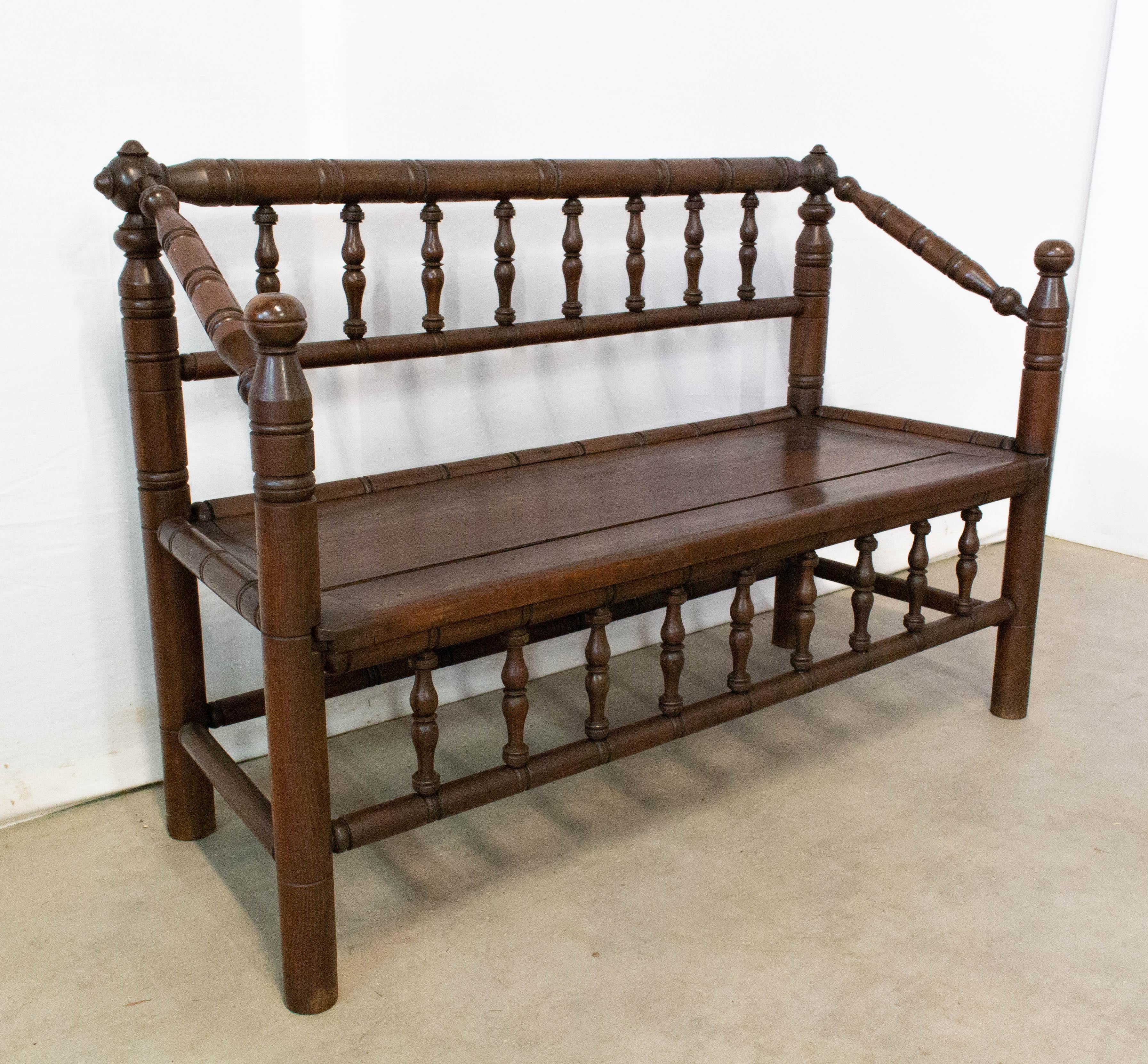 Carved 20th Century Bench in Turner's Chairs Style French Provincial Baluster Bench For Sale