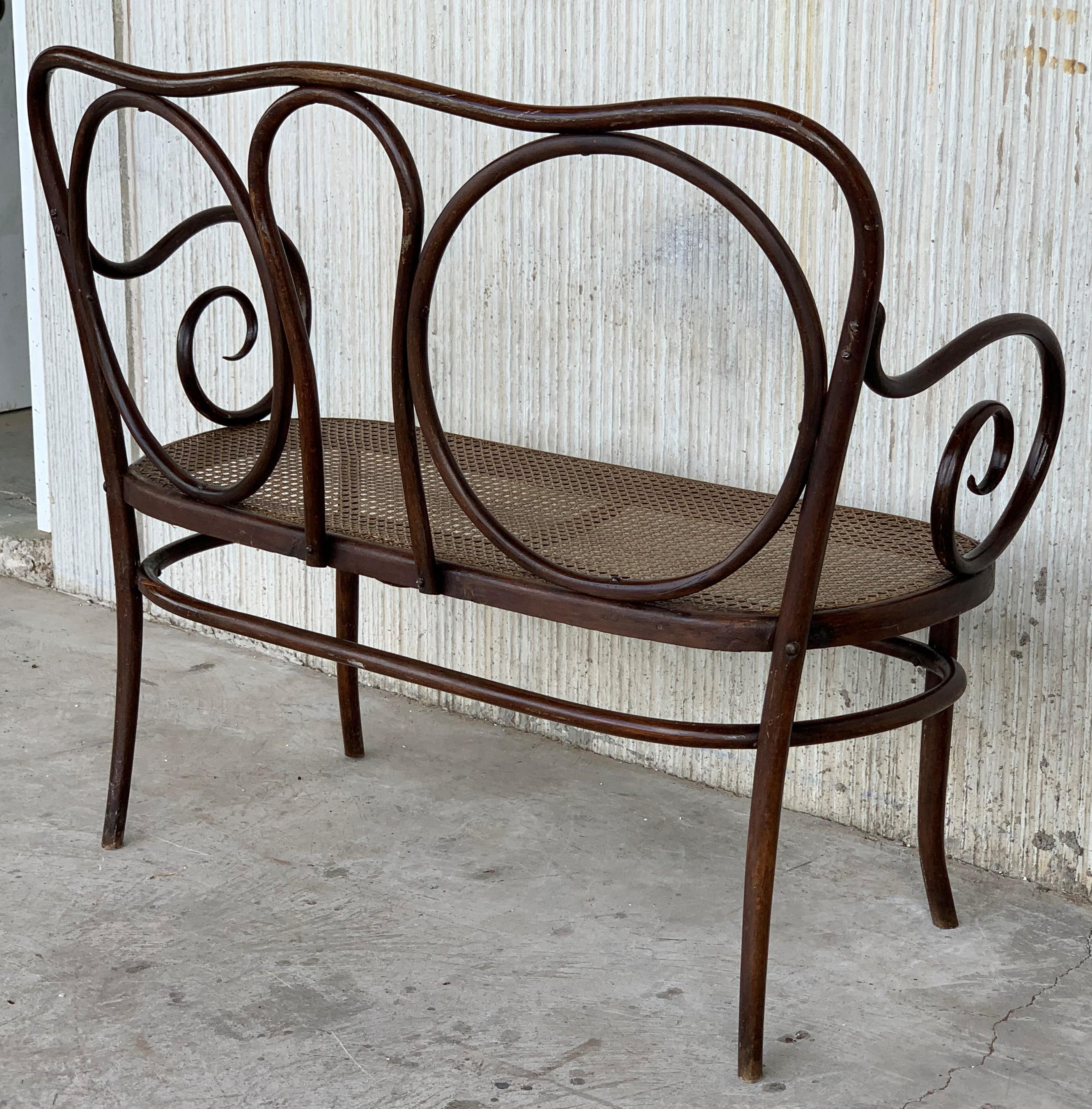 20th Century Bentwood Sofa in the Thonet Style, circa 1925, Caned Seat In Good Condition In Miami, FL