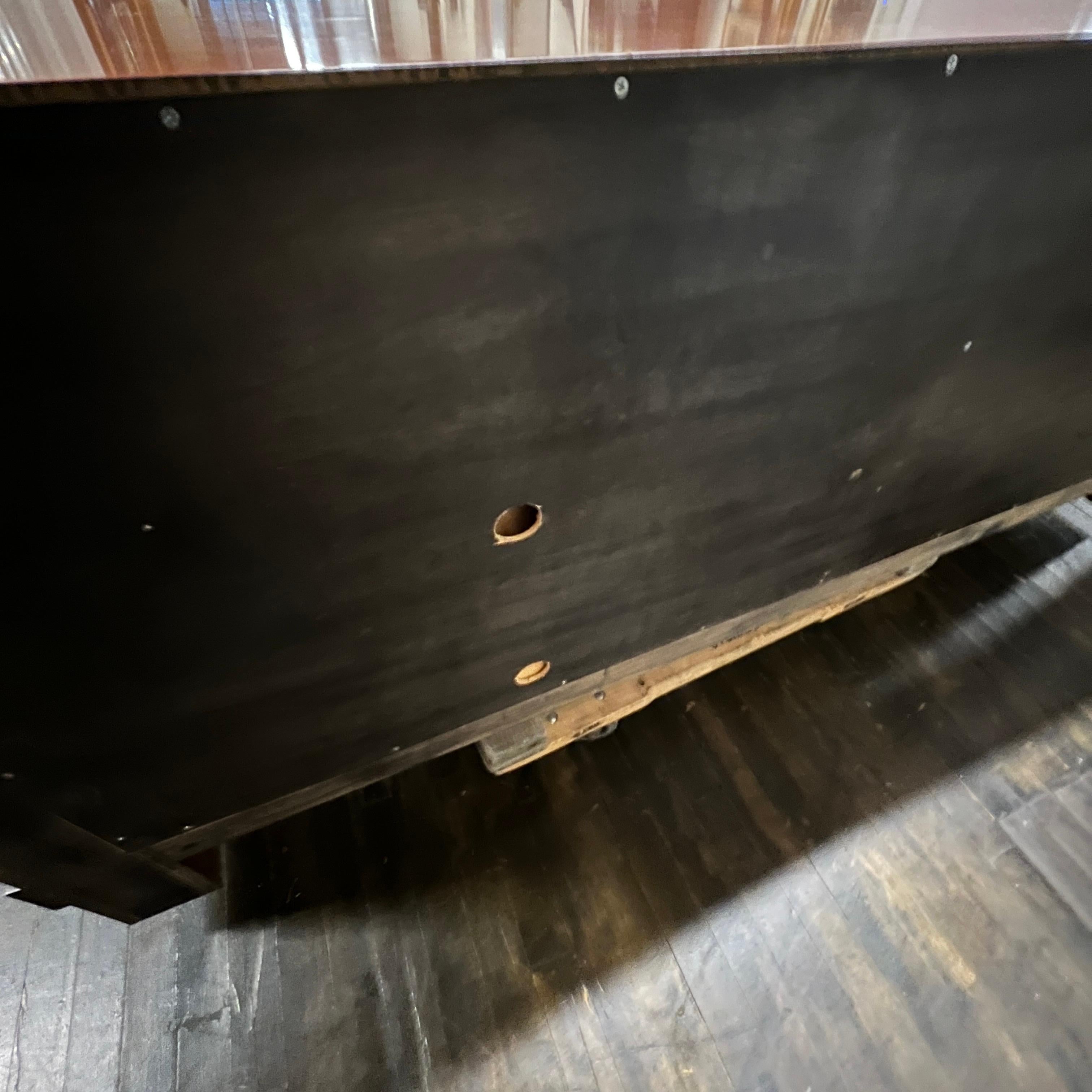 Console Sunset de Berman Rosetti avec portes coulissantes et rangement en vente 4