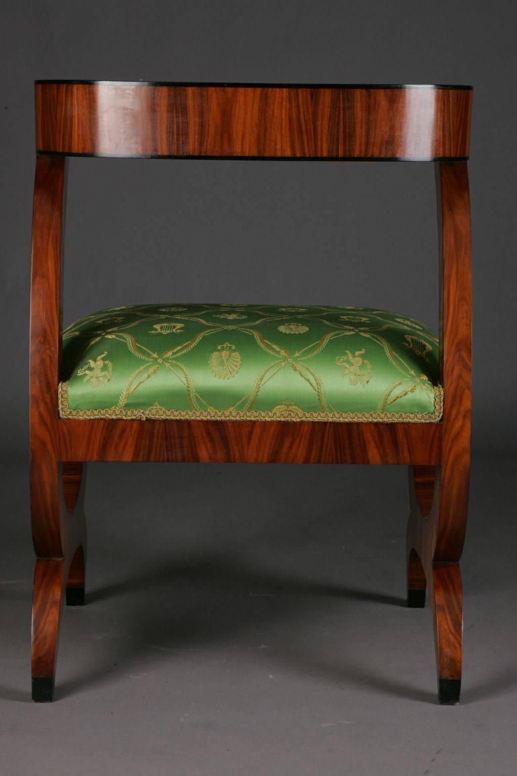 Bois Fauteuil de style Biedermeier du XXe siècle d'après Josef Danhauser en vente