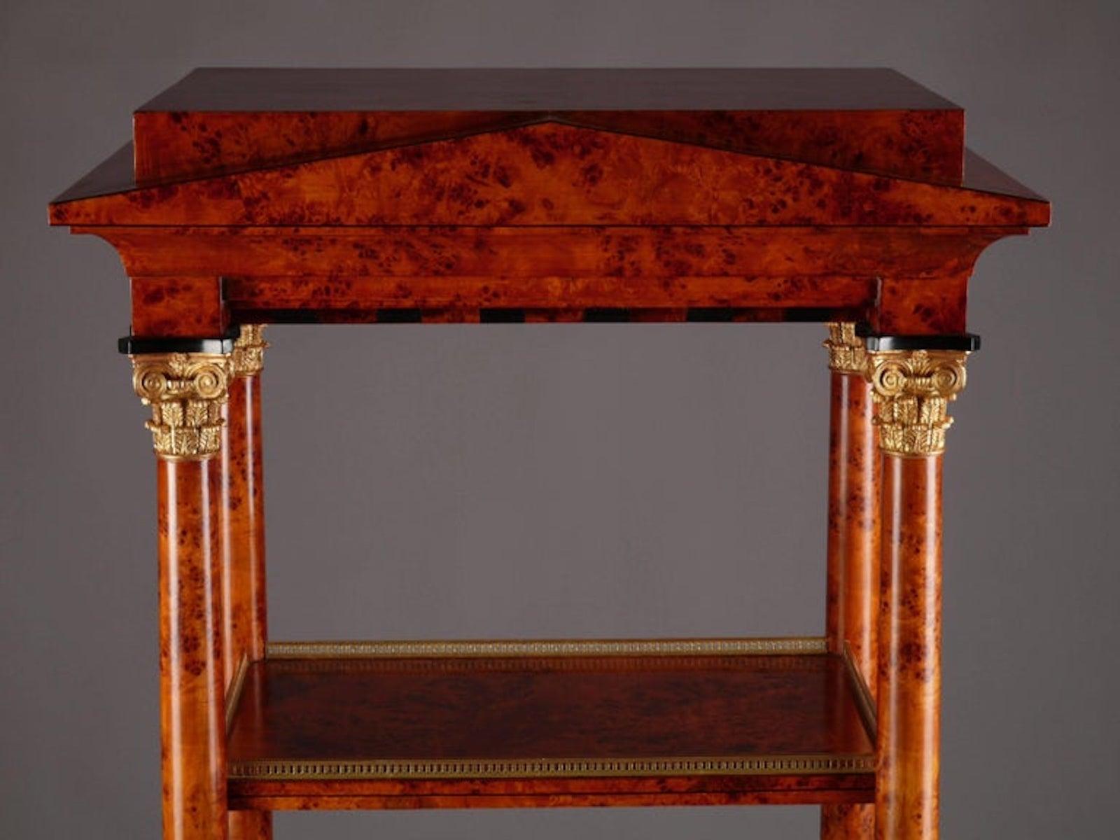 Impiallacciato Scaffali Étagère in stile Biedermeier del XX secolo in vendita