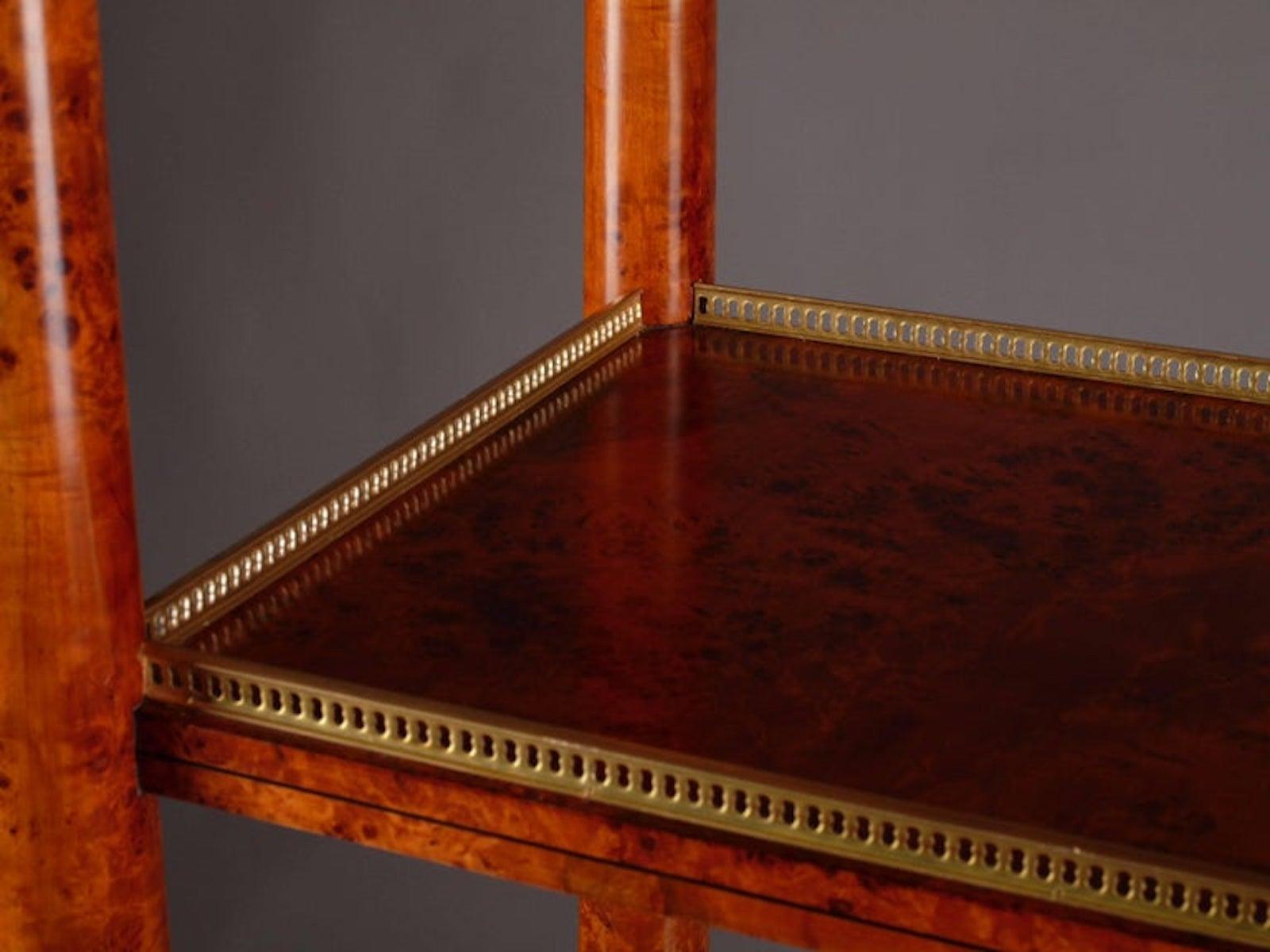 Scaffali Étagère in stile Biedermeier del XX secolo in vendita 1