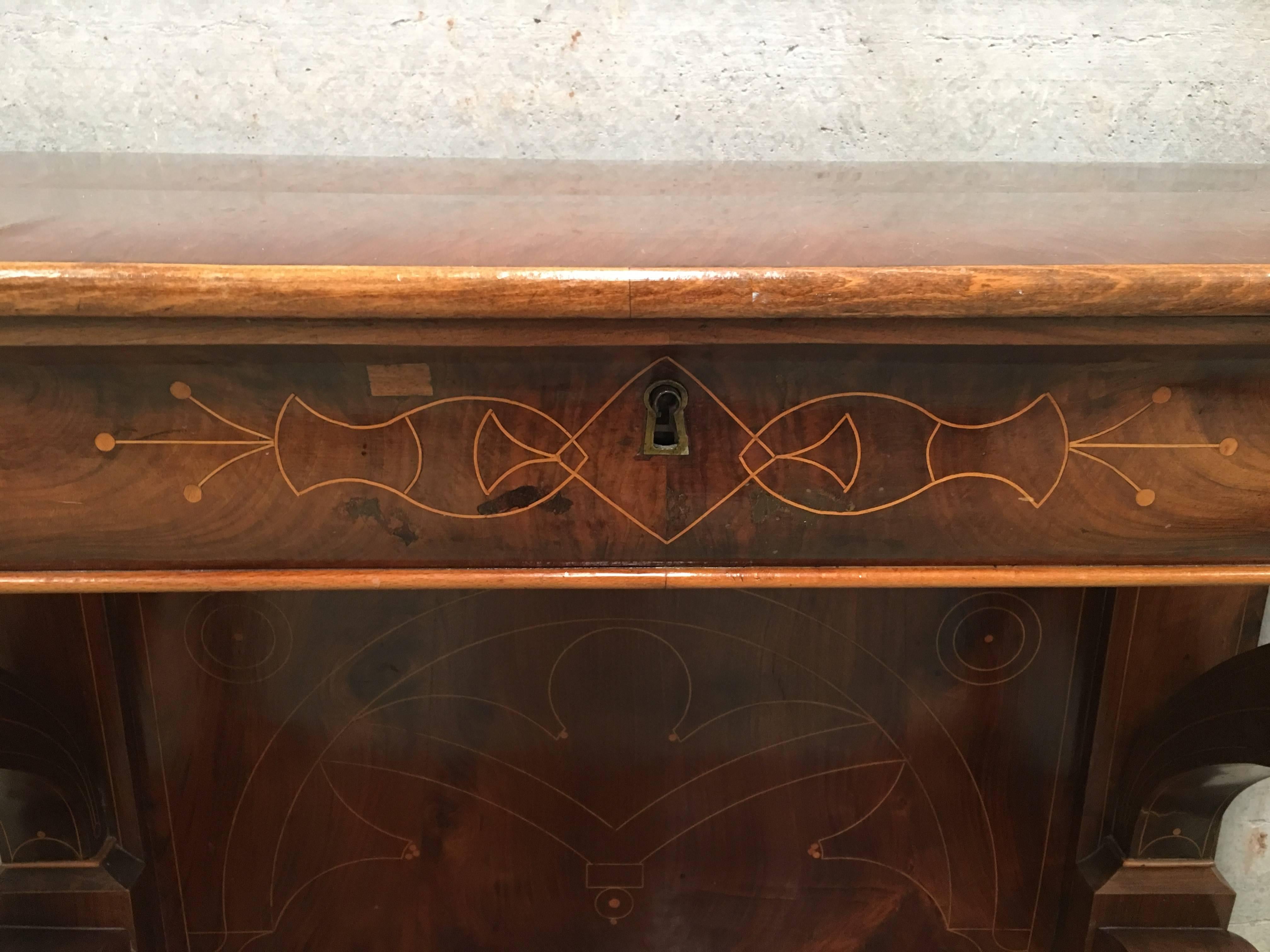 Spanischer Konsolentisch mit Schublade im Biedermeier-Stil des 20. Jahrhunderts mit Intarsien im Angebot 3