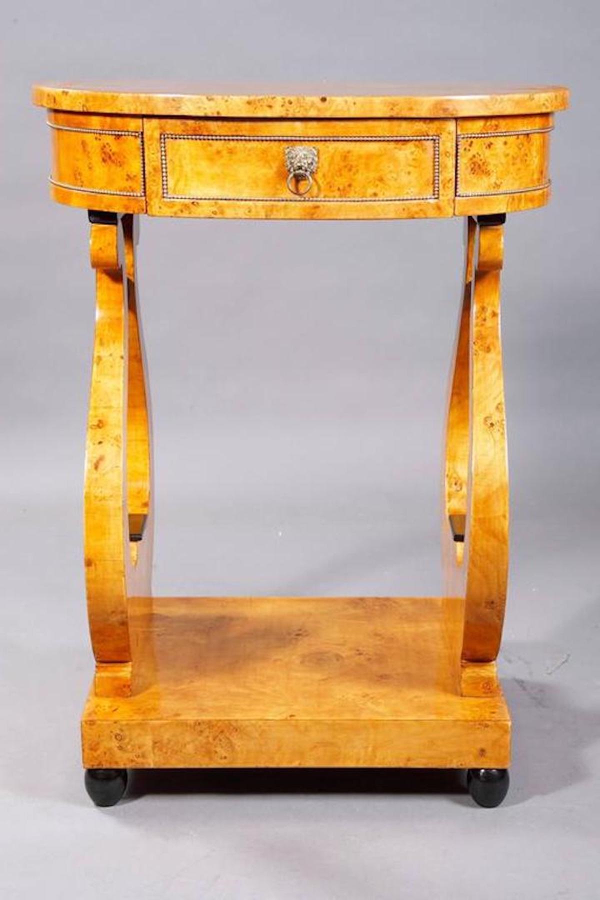 20ième siècle Table de couture du 20e siècle de style Biedermeier en vente