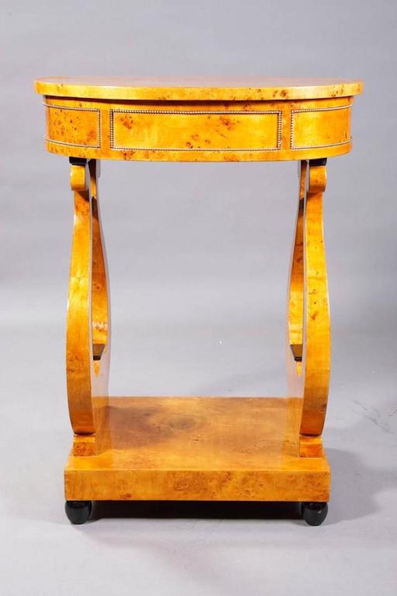 Table de couture du 20e siècle de style Biedermeier en vente 2