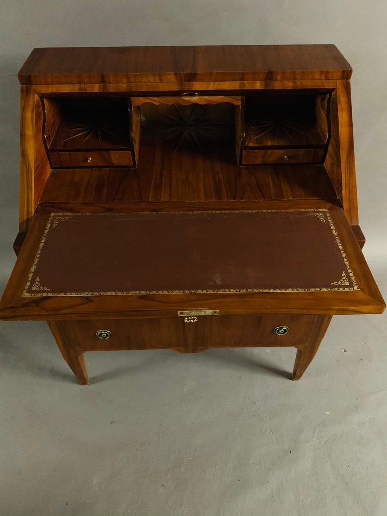 20th Century antique Biedermeier Style Slope-Flap Secretaire mahogany veneer For Sale 9