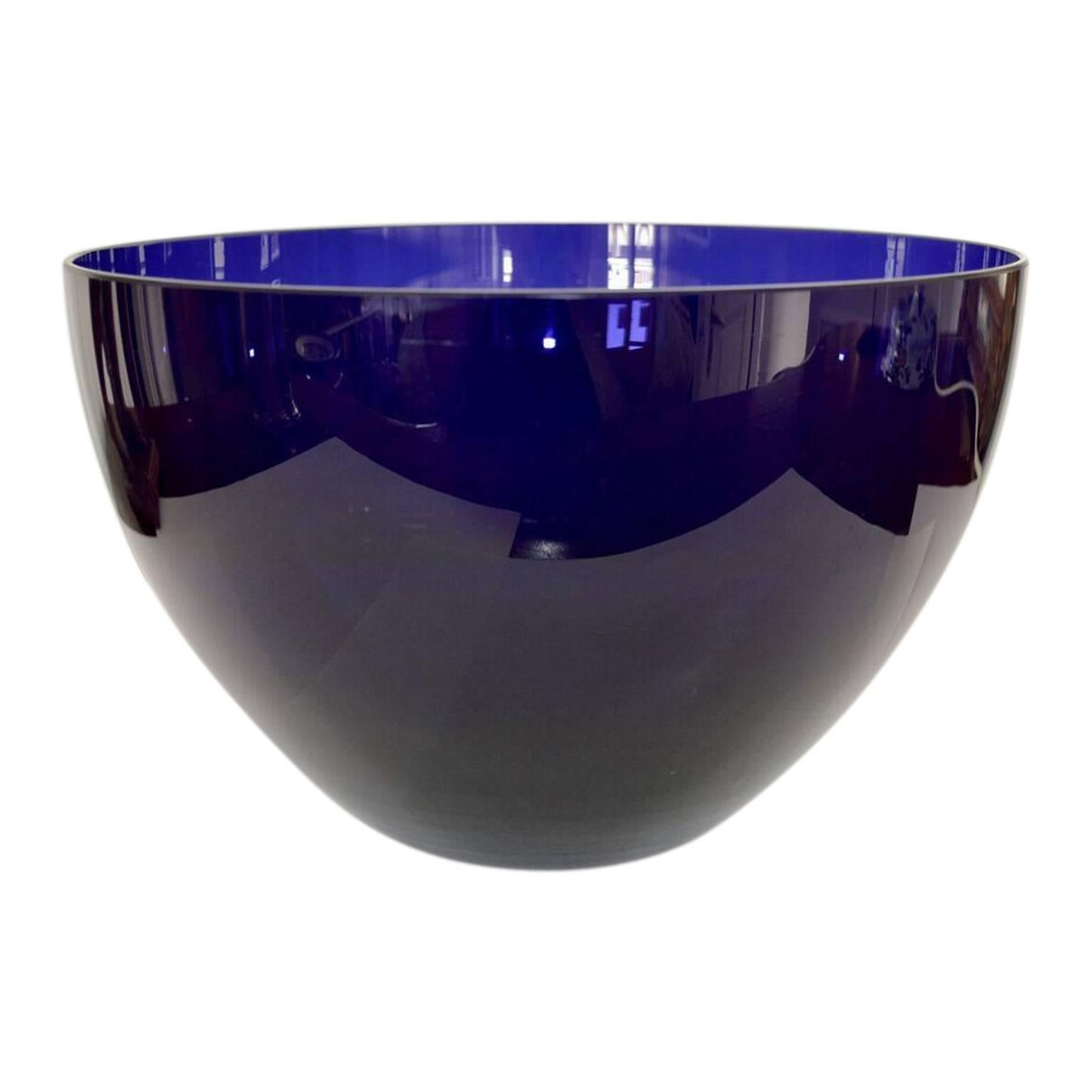 Vintage cobalt blue glass bowl, serving dish or decor fruit bowl.