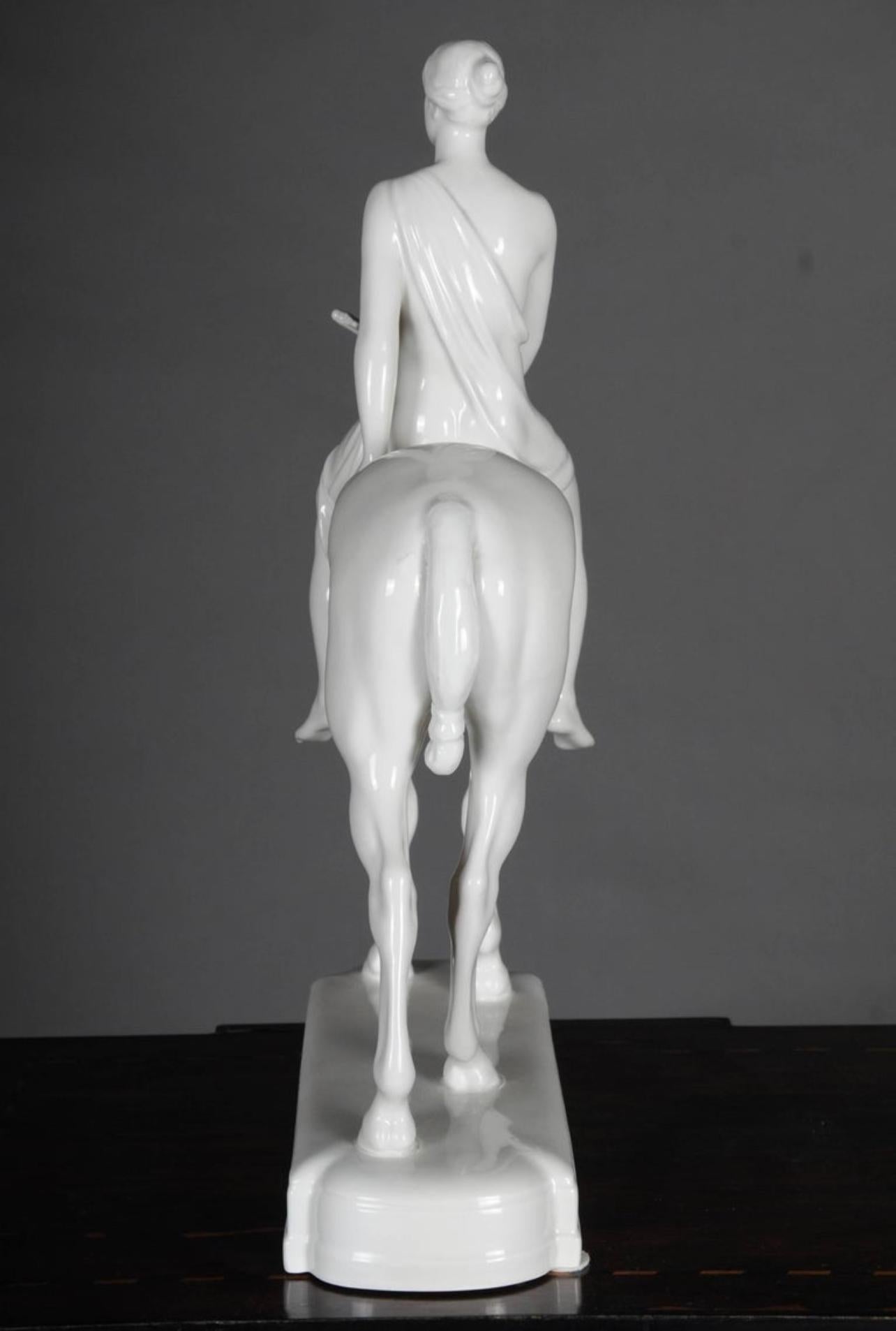 Großes KPM Berlin des 20. Jahrhunderts  Louis Tuaillon  Skulptur-Figur der Amazonas auf Pferd im Angebot 5