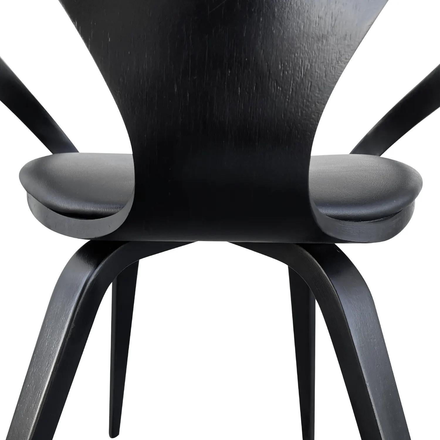 Ensemble de quatre chaises de salle à manger Plycraft américaines noires du 20ème siècle par Norman Cherner en vente 6