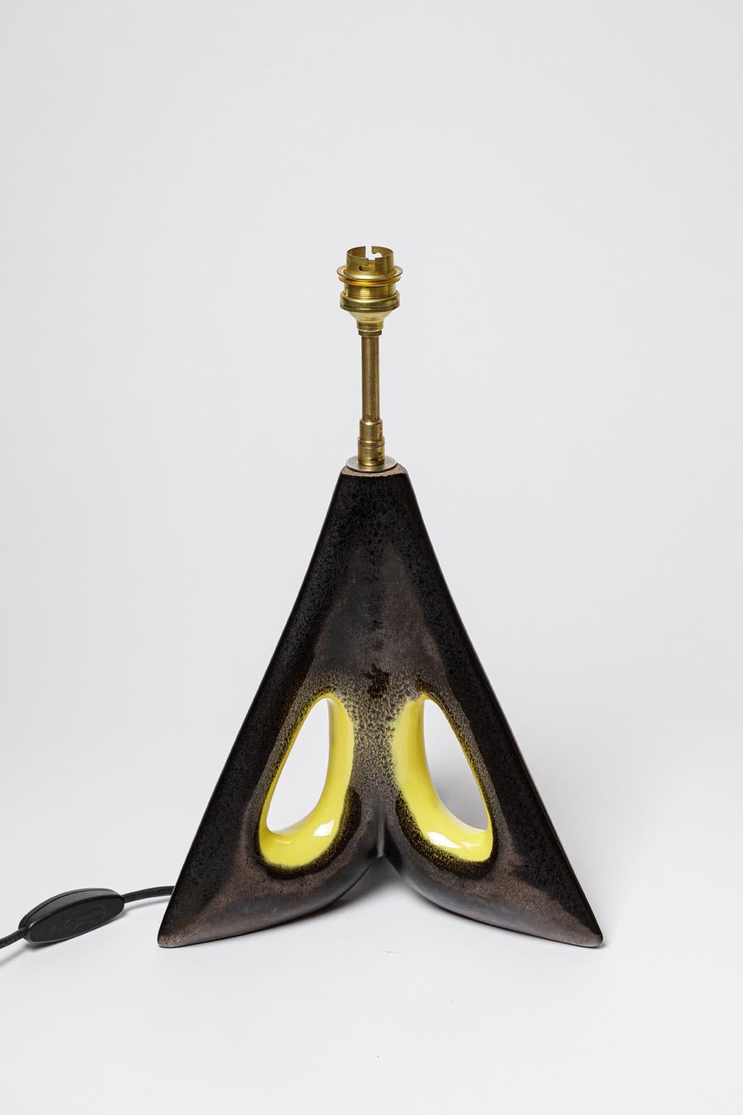20 CENTURY DESIGN Lampe de table en céramique design noir et jaune forme libre 36 cm Excellent état - En vente à Neuilly-en- sancerre, FR