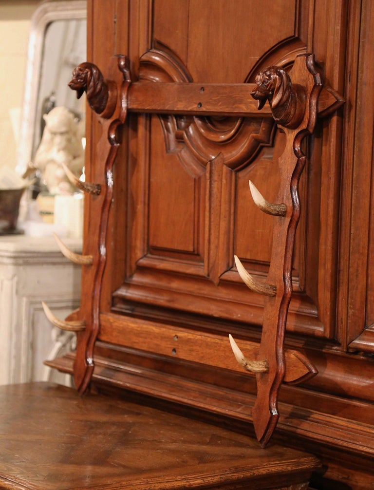 20th Century Black Forest Carved Gun Rack with Horns and Dog Head ...
