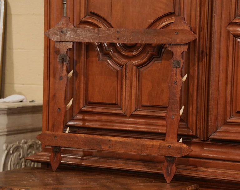 20th Century Black Forest Carved Gun Rack with Horns and Dog Head ...