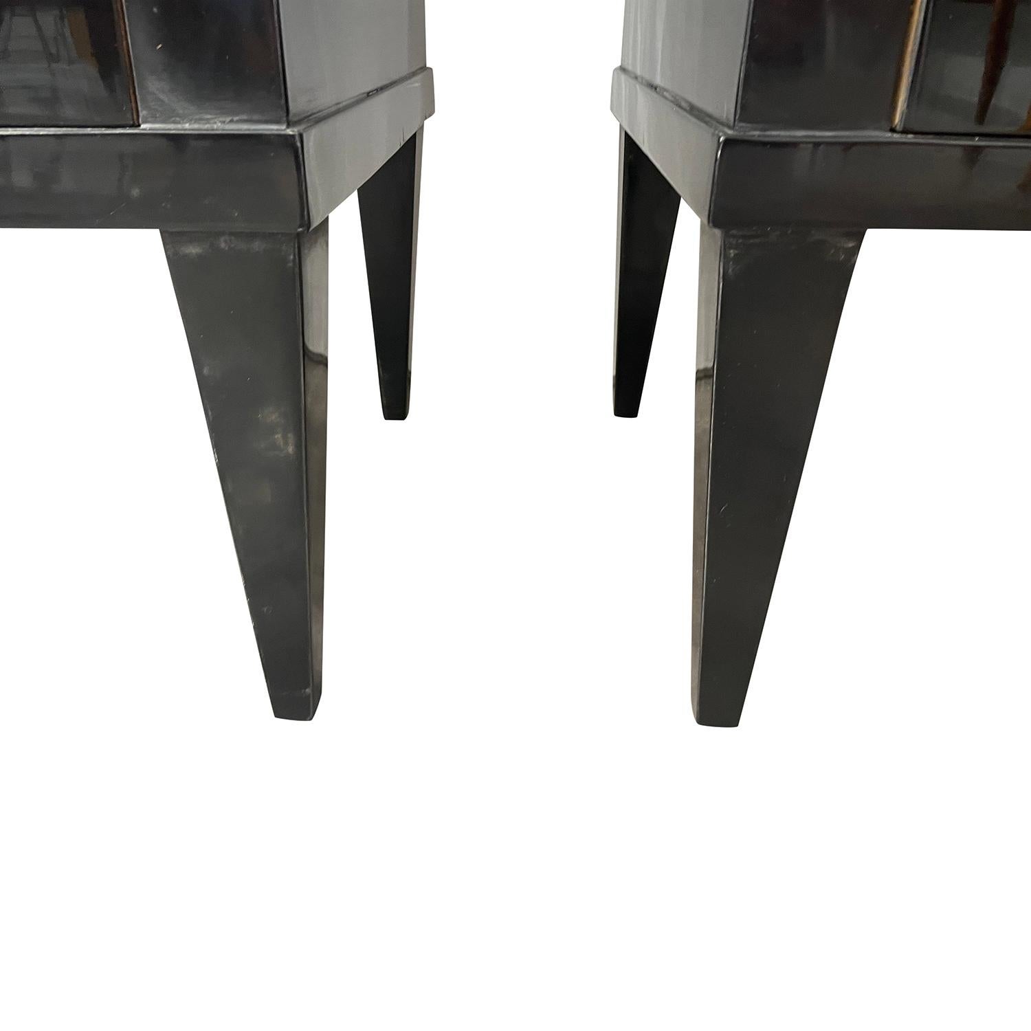 20th Century Black French Art Deco Pair of Ebonized Wood Chest of Drawers 9
