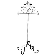 Siglo XX Negro Francés Vintage Art Decó Candelabro de pie de metal forjado