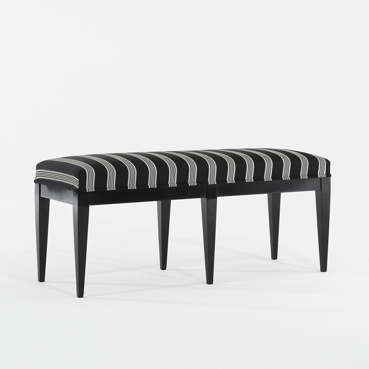 20th Century Black Italian Neoclassical Style Ebony Bench - Vintage Ottoman In Good Condition For Sale In West Palm Beach, FL