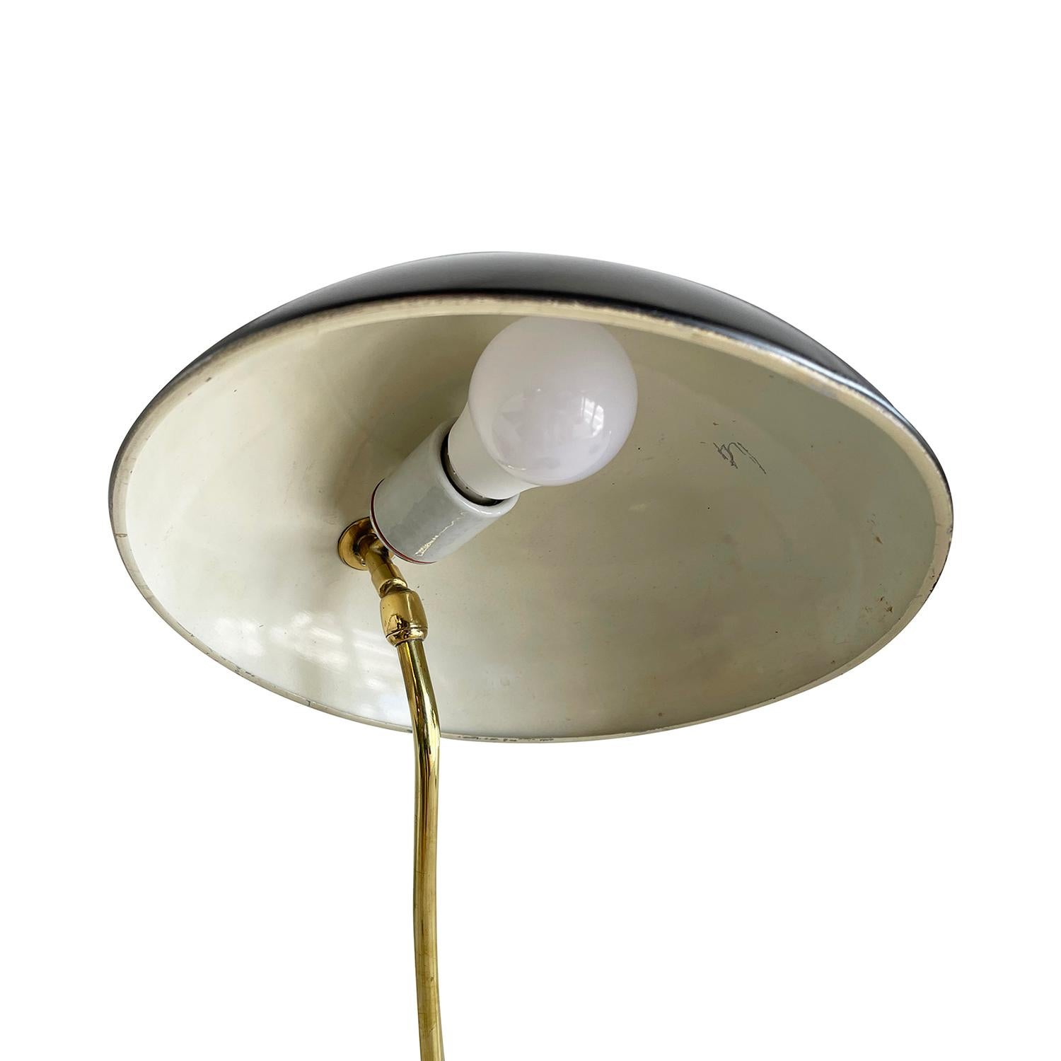 20ième siècle Paire de lampes de table en métal et laiton du 20e siècle, similaires à celles de l'Italie noire en vente