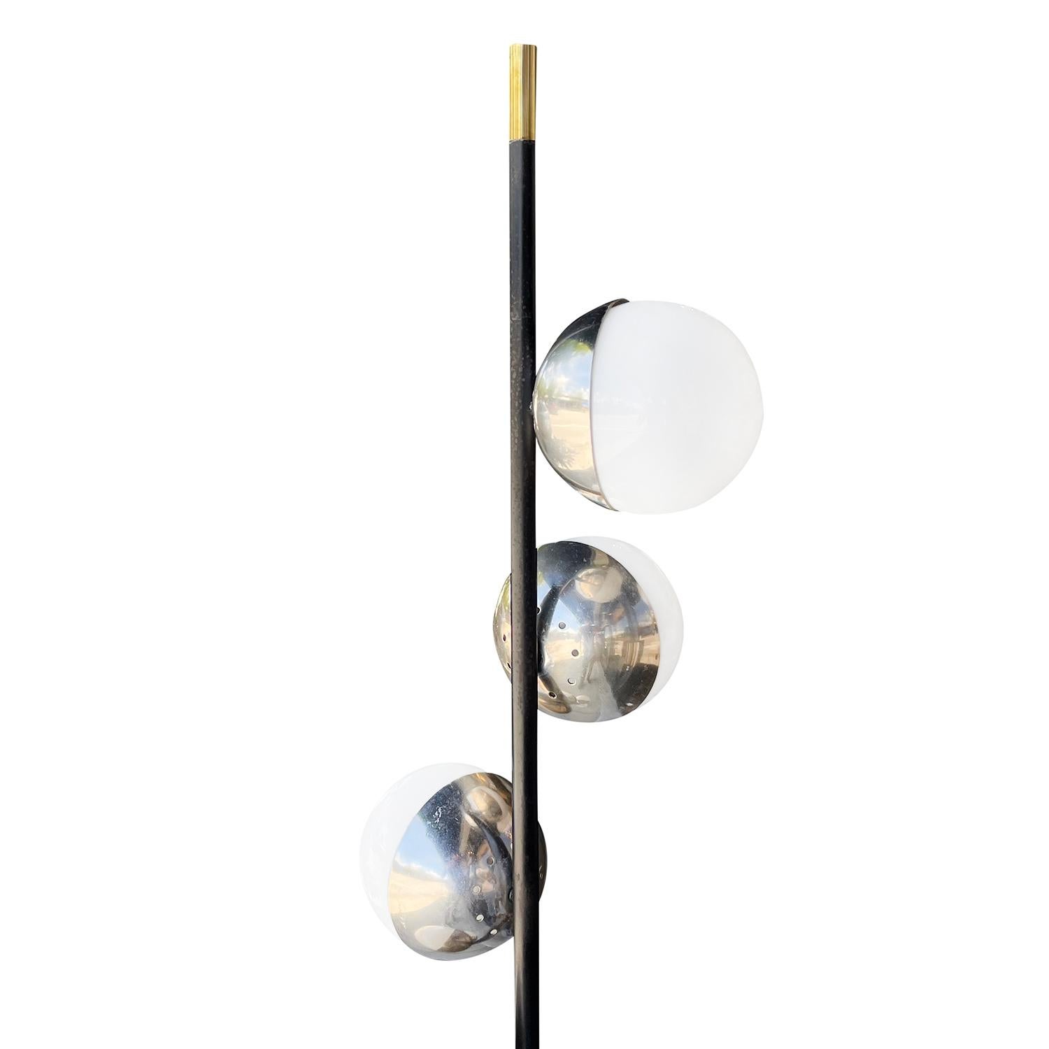 20th Century Black Italian Steel, Frosted Opaline Glass Floor Lamp by Stilnovo In Good Condition In West Palm Beach, FL