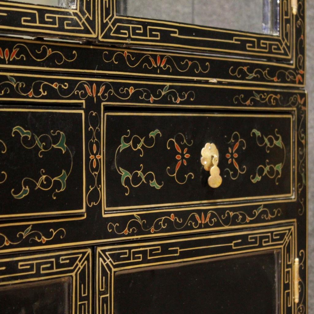 20th Century Black Lacquered and Painted Chinoiserie Wood French Display Cabinet 2