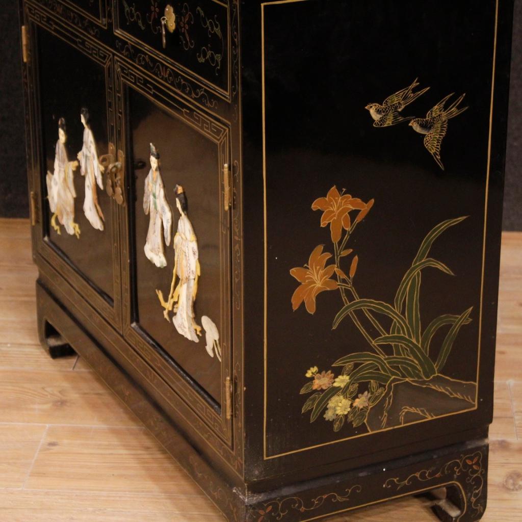 20th Century Black Lacquered and Painted Chinoiserie Wood French Display Cabinet 4