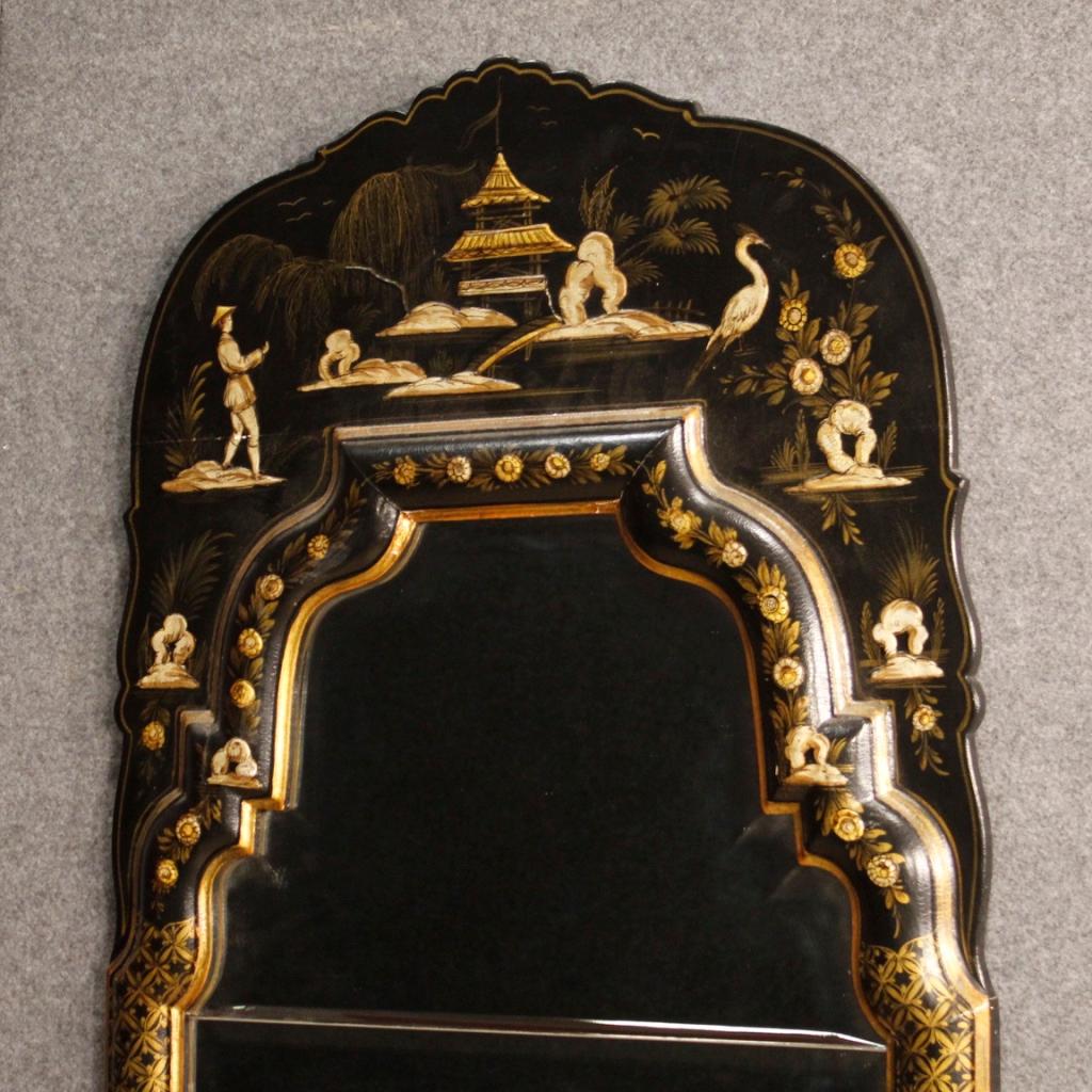 20th century French chinoiserie mirror. Furniture in carved, lacquered and painted chinoiserie wood of beautiful line and pleasant decor. Vertical mirror that can be easily placed in different parts of the house, for antique dealers and interior