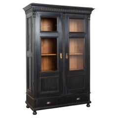 Vitrina estantería de pino pintado de negro del siglo XX