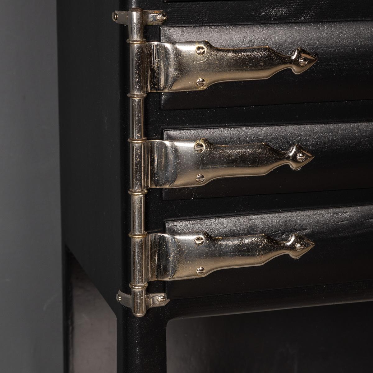 Cabinet de dentiste sur pied noir du 20e siècle par Alessandro Weiss c.1950 en vente 3