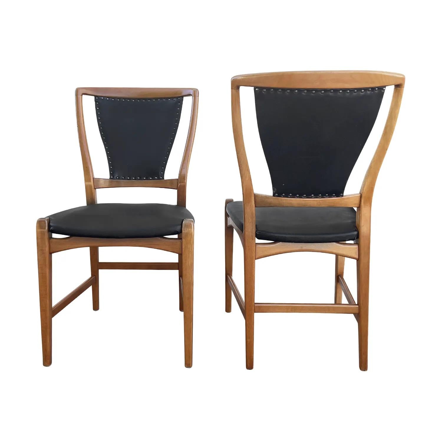 20e siècle Ensemble suédois noir de six chaises de salle à manger en bois de poirier d'époque en vente 1