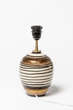 Lámpara de sobremesa de cerámica negra, blanca y dorada del siglo XX de CH Harva Style Besnard