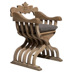 Fauteuil Savonarola en chêne noir du XXe siècle, avec coussin