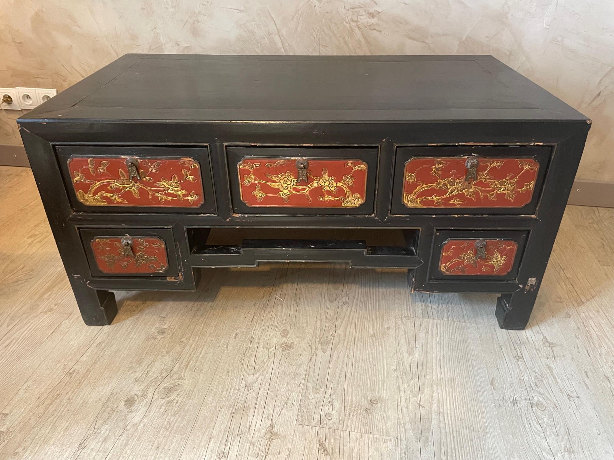 20th Century Blackened and Red Wood Chinese Coffee Table, 1920s 1