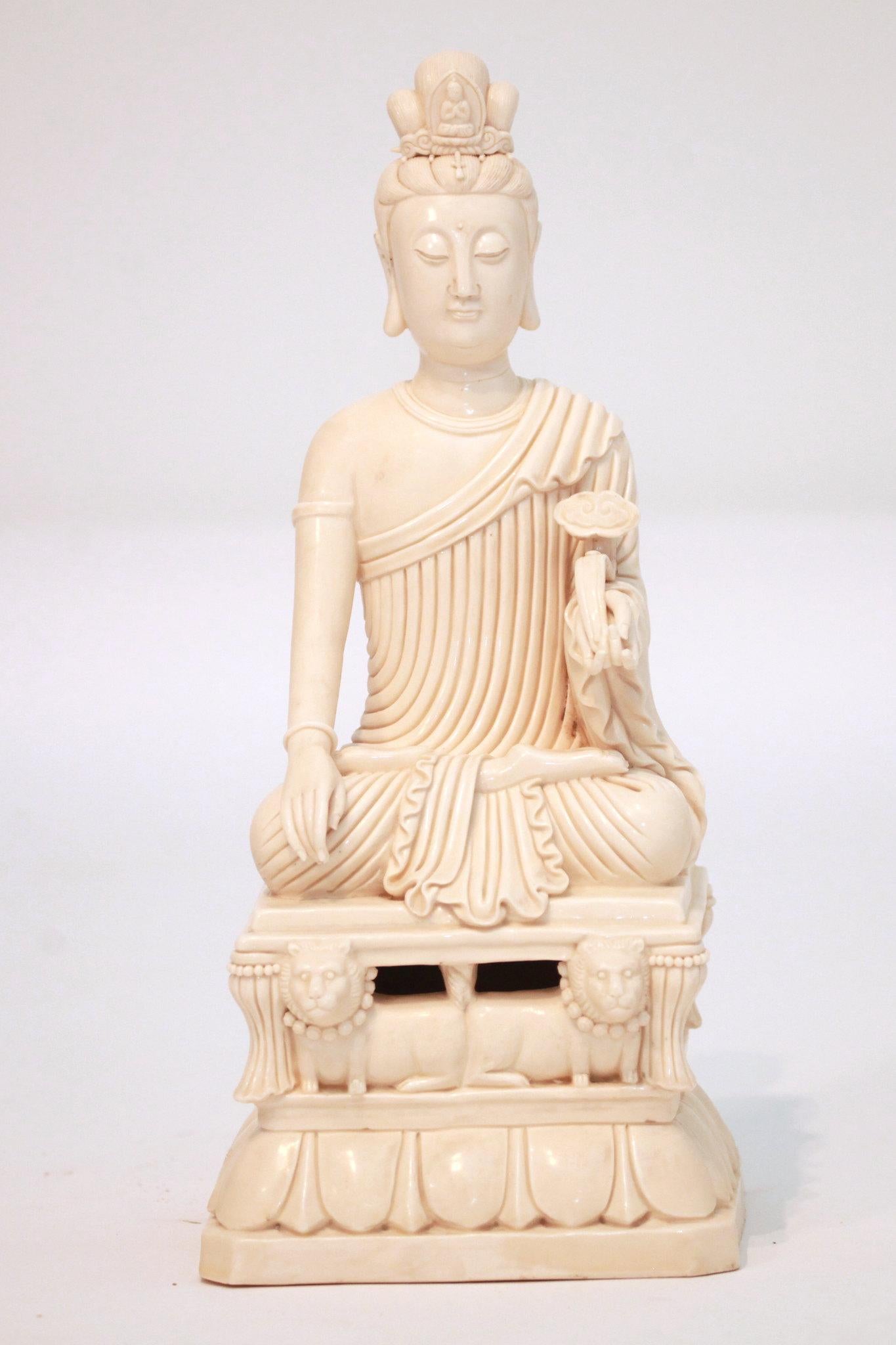 20th Century Blanc de Chine Guanyin For Sale 2