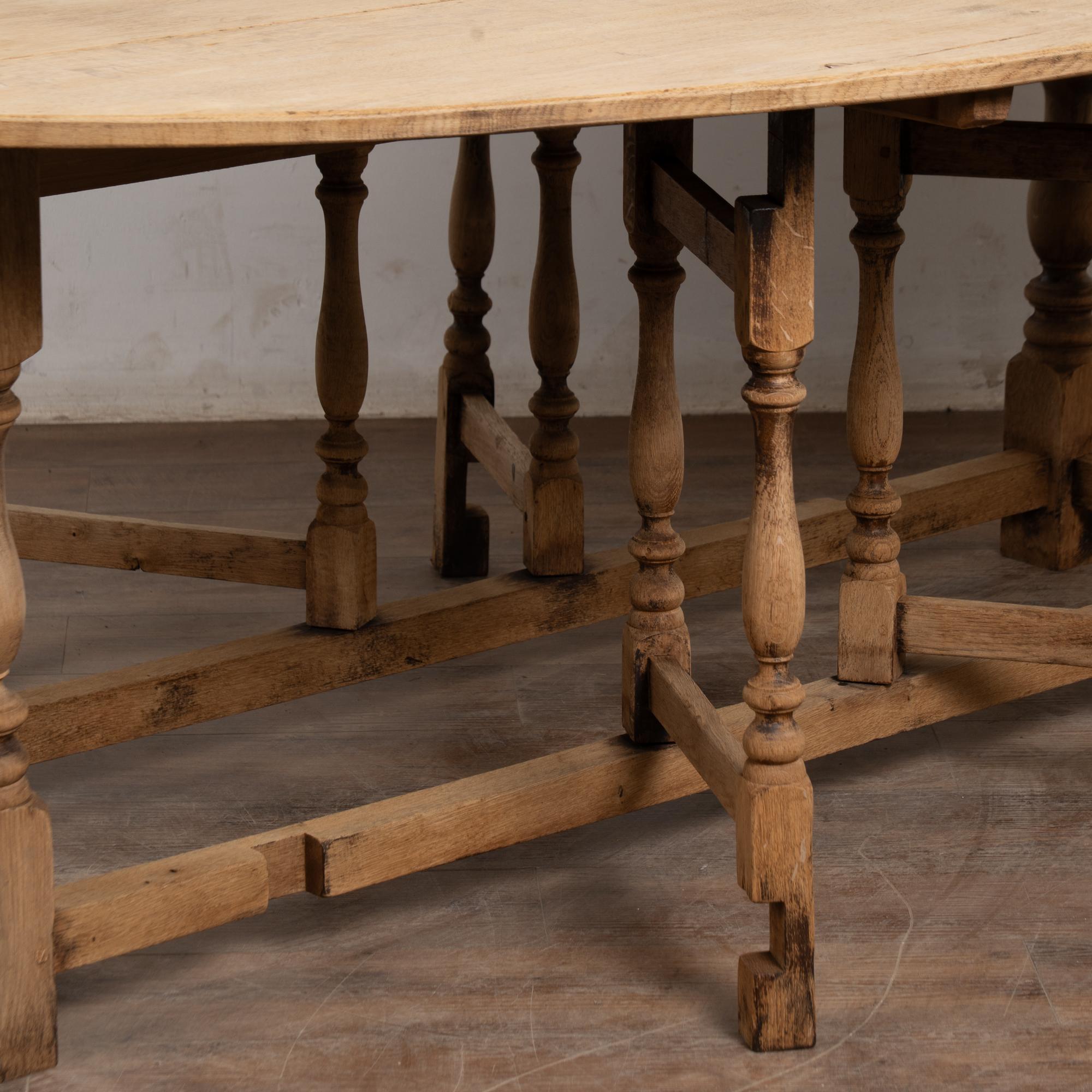 20th Century Bleached Oak English Wake Table Dropleaf Dining Table Console For Sale 4