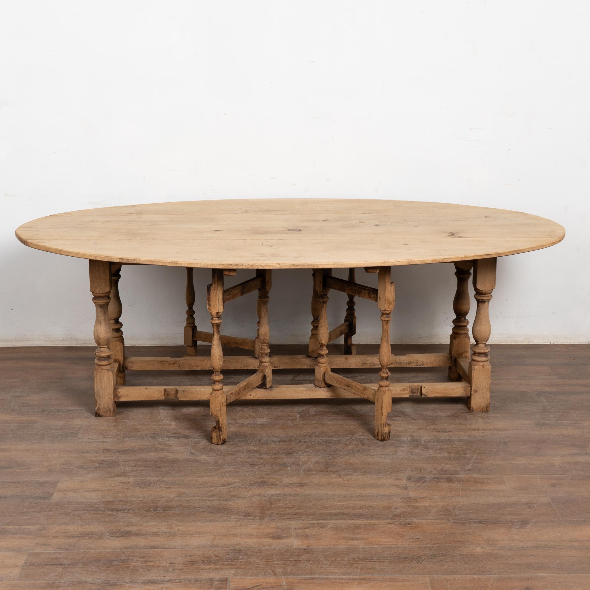 British 20th Century Bleached Oak English Wake Table Dropleaf Dining Table Console For Sale