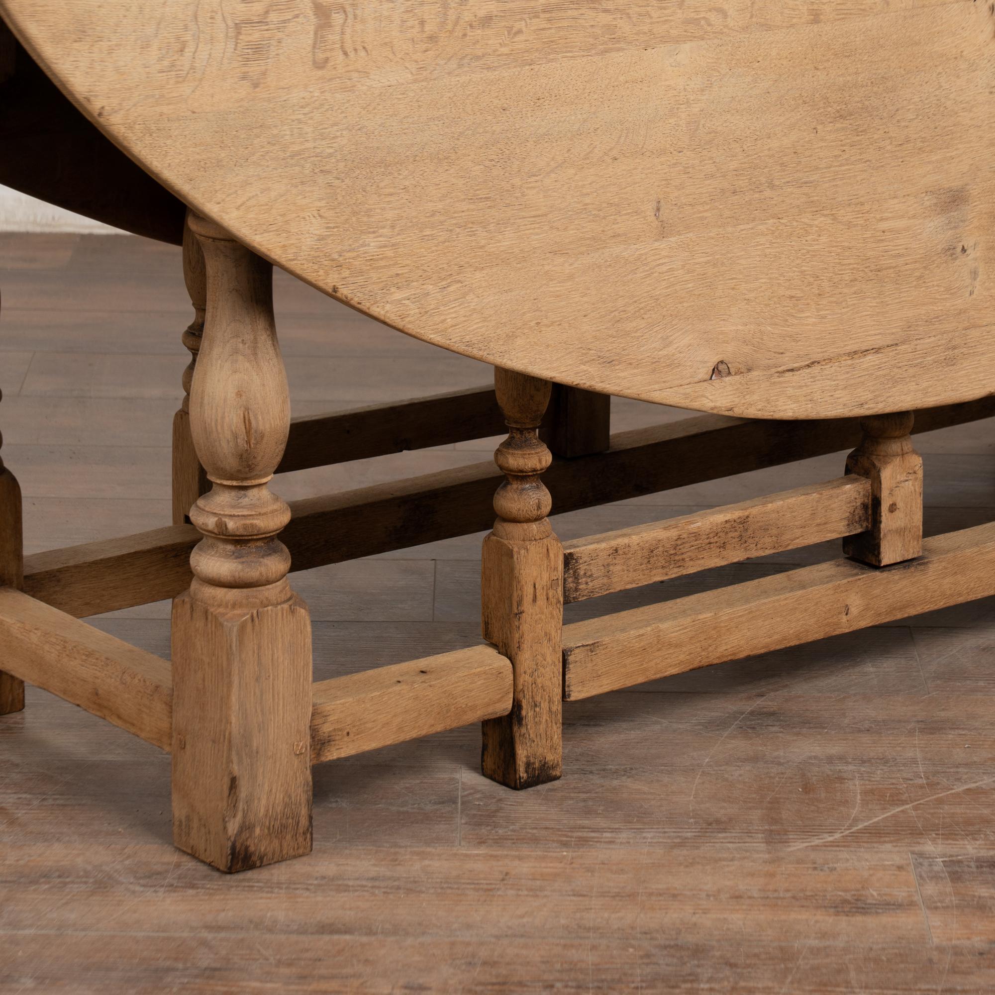 20th Century Bleached Oak English Wake Table Dropleaf Dining Table Console For Sale 2