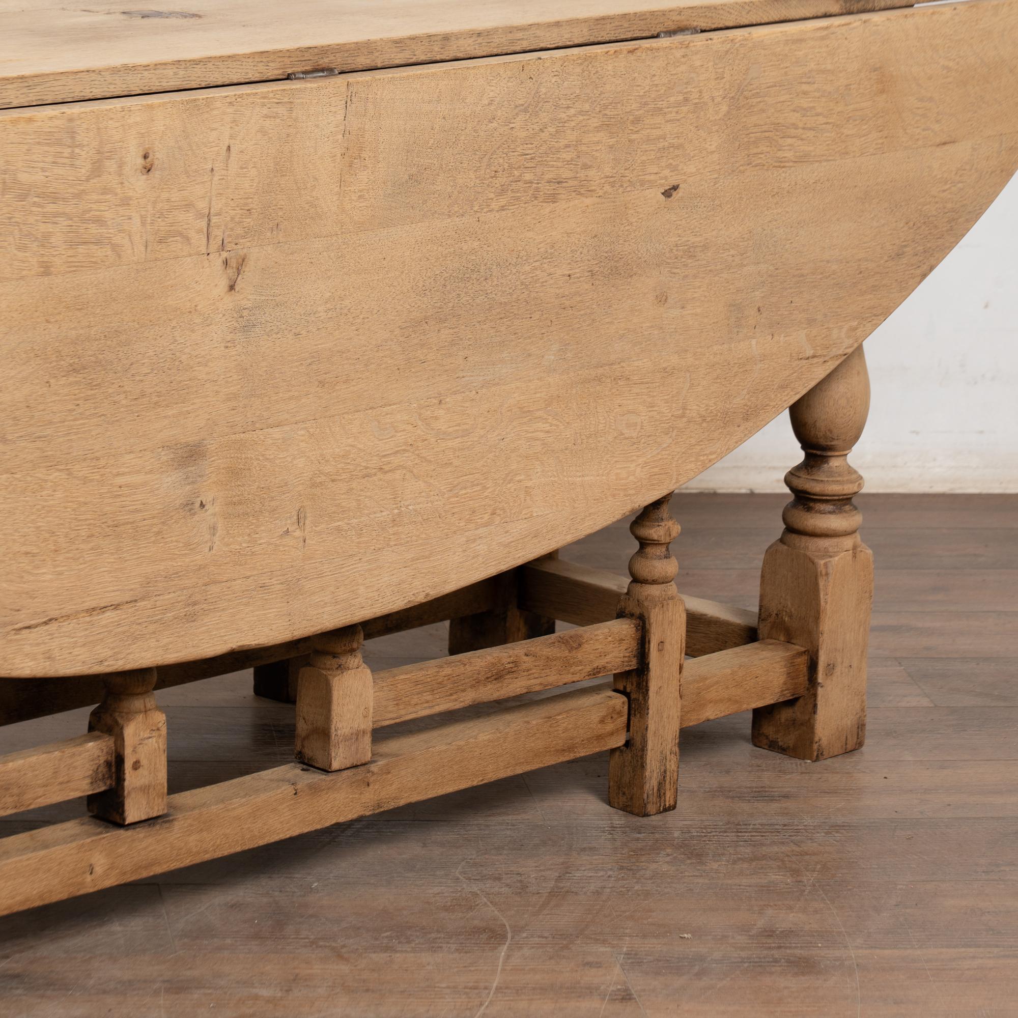 20th Century Bleached Oak English Wake Table Dropleaf Dining Table Console For Sale 3